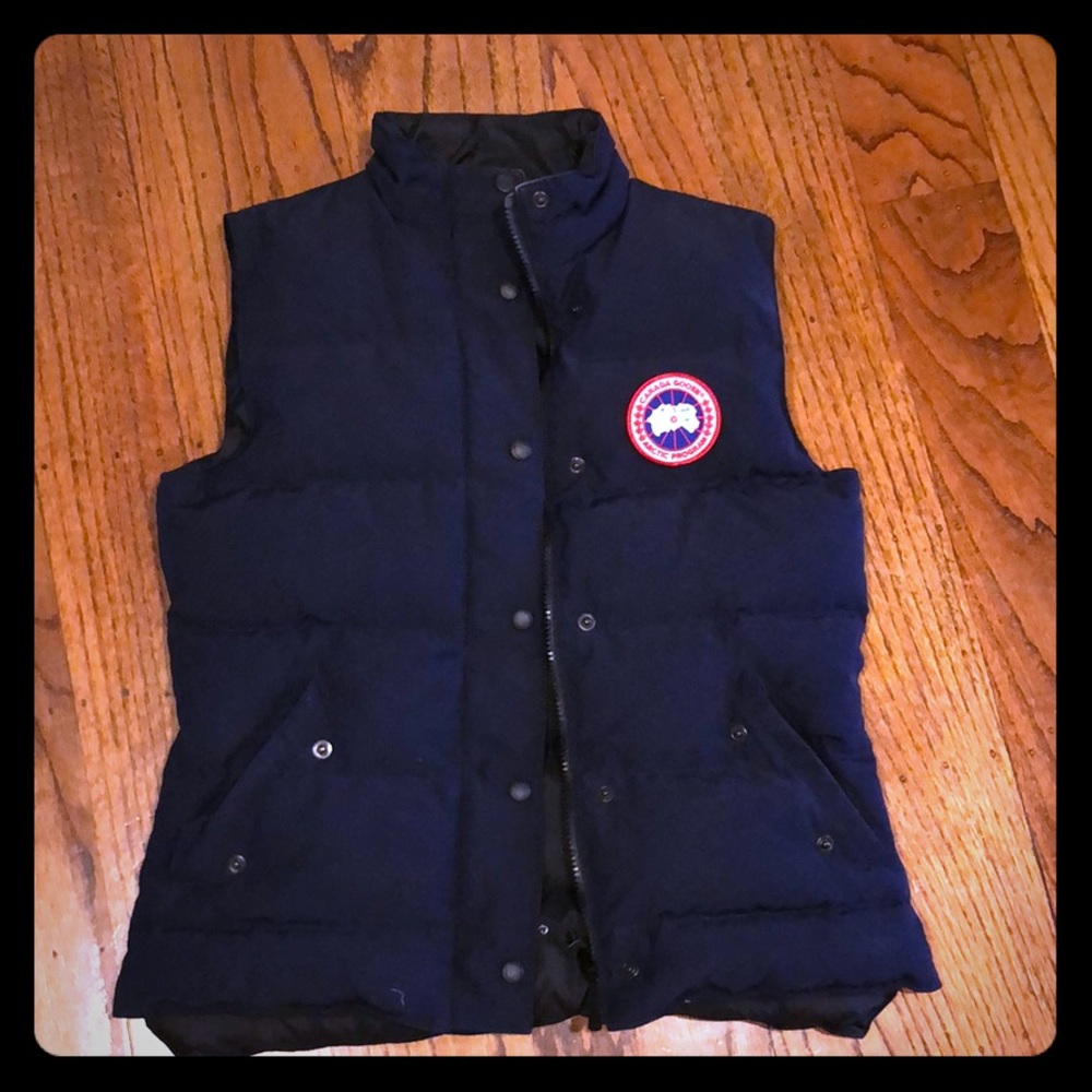 Navy Canada goose freestyle vest, size Small